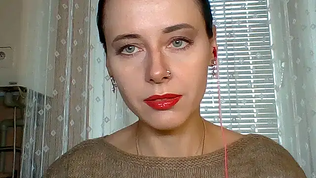 LuminousLady online show from 10/30/25, 10:06