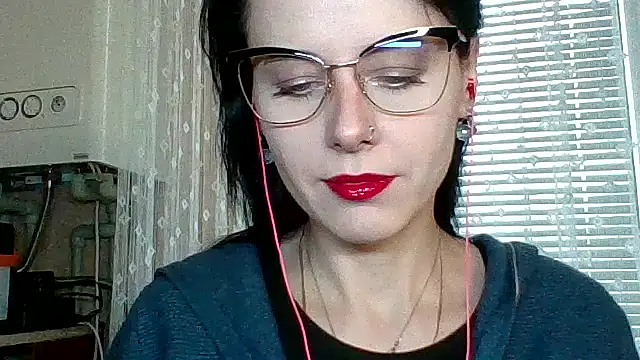 Snapshot of LuminousLady chatting on 11/05/25, 10:48 LuminousLady online show from 11/05/25, 10:48