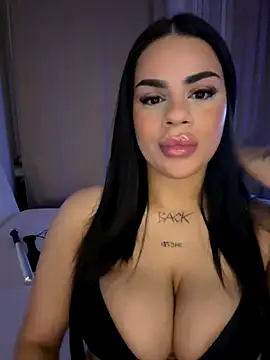 Snapshot of mrsbellanova chatting on 11/06/25, 11:04 mrsbellanova online show from 11/06/25, 11:04