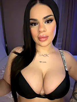 Snapshot of mrsbellanova chatting on 11/13/25, 10:41 mrsbellanova online show from 11/13/25, 10:41