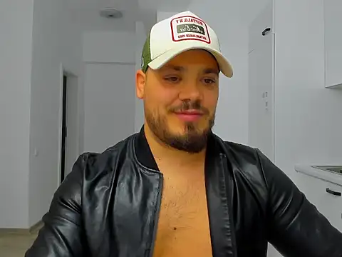 Snapshot of ZackMasterss chatting on 11/06/25, 12:11 ZackMasterss online show from 11/06/25, 12:11