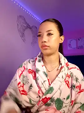 SallyWhitee online show from 05/23/26, 05:12