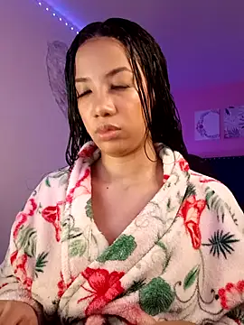 SallyWhitee online show from 05/24/26, 05:01