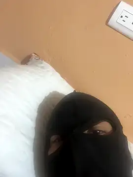 tunenarica22 online show from 12/15/25, 03:00