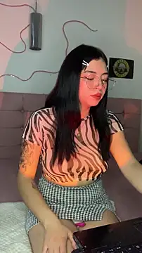 Snapshot of Valu_euphoria chatting on 11/09/25, 03:32 Valu euphoria online show from 11/09/25, 03:32