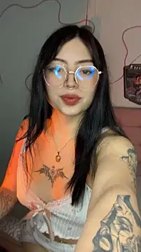 Snapshot of Valu_euphoria chatting on 11/16/25, 01:33 Valu euphoria online show from 11/16/25, 01:33