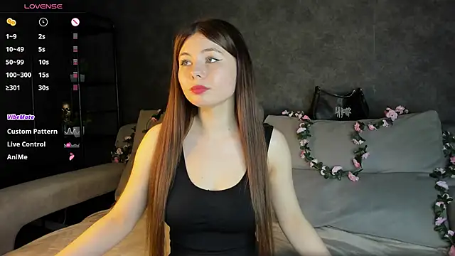 Snapshot of Amely_Li1 chatting on 11/15/25, 09:28 Amely Li1 online show from 11/15/25, 09:28