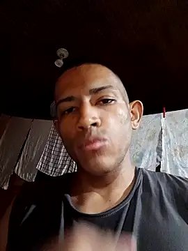 Snapshot of Mineirinho043 chatting on 02/03/25, 04:57 Mineirinho043 online show from 02/03/25, 04:57