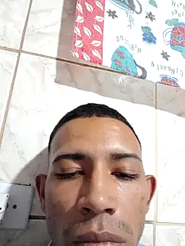 Snapshot of Mineirinho043 chatting on 02/20/25, 04:07 Mineirinho043 online show from 02/20/25, 04:07