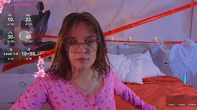 Mia Luw online show from 10/26/25, 02:50