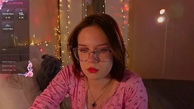 Mia Luw online show from 11/27/25, 06:54