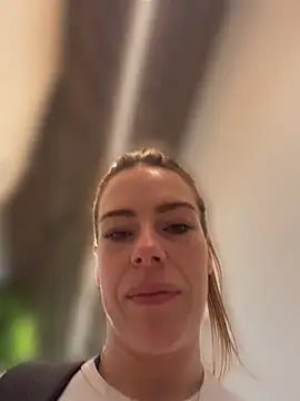 oliviafranciis online show from 07/15/26, 10:37
