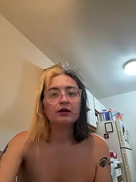 Stitch132 online show from 07/12/26, 06:54
