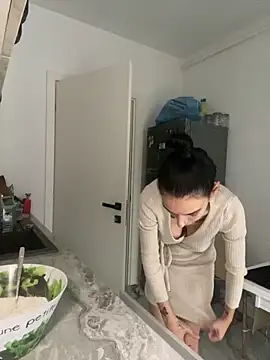 Snapshot of Celine_Roxelle chatting on 09/19/25, 01:56 Celine Roxelle online show from 09/19/25, 01:56