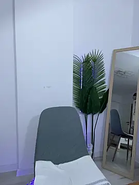 Snapshot of Celine_Roxelle chatting on 10/13/25, 03:23 Celine Roxelle online show from 10/13/25, 03:23