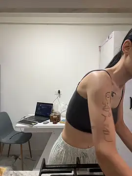 Celine Roxelle online show from 06/20/26, 06:11