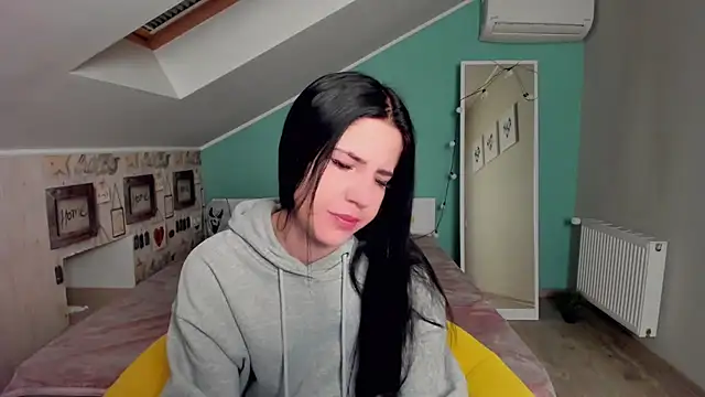 MalibuGirl  online show from 02/12/25, 07:56