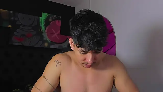 Snapshot of ISAAC_CRYSTON chatting on 10/30/25, 07:25 ISAAC CRYSTON online show from 10/30/25, 07:25