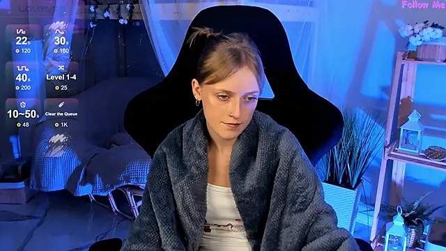 Snapshot of KiraMontoya chatting on 09/27/25, 06:02 KiraMontoya online show from 09/27/25, 06:02