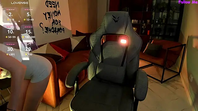 Snapshot of KiraMontoya chatting on 10/18/25, 08:31 KiraMontoya online show from 10/18/25, 08:31