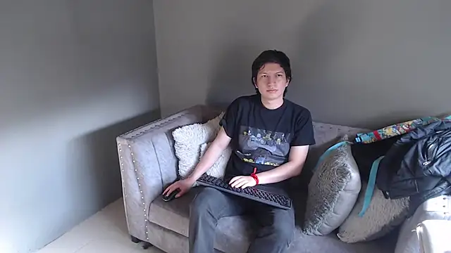 Snapshot of Golden-Boyy chatting on 02/09/25, 01:03 Golden-Boyy online show from 02/09/25, 01:03