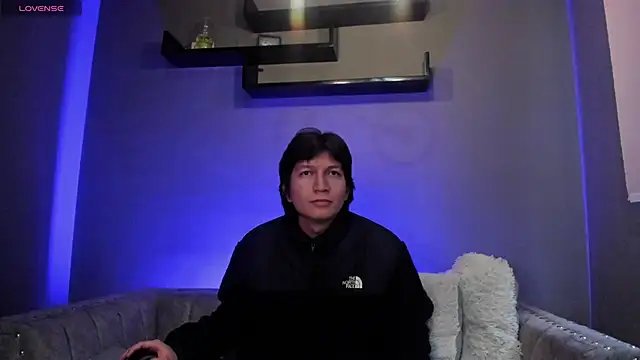 Snapshot of Golden-Boyy chatting on 02/22/25, 11:57 Golden-Boyy online show from 02/22/25, 11:57