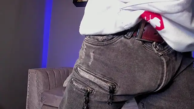 Snapshot of Golden-Boyy chatting on 02/26/25, 12:25 Golden-Boyy online show from 02/26/25, 12:25