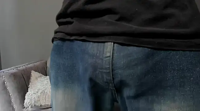 Snapshot of Golden-Boyy chatting on 03/02/25, 03:27 Golden-Boyy online show from 03/02/25, 03:27