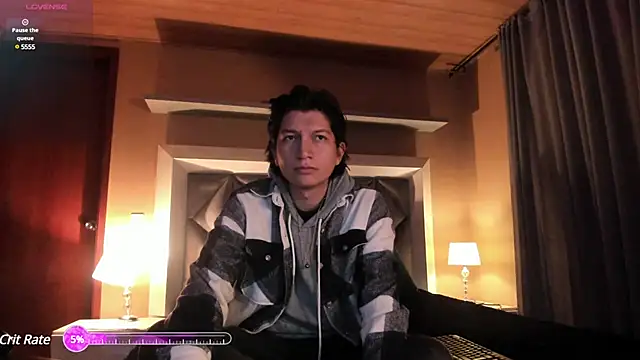 Snapshot of Golden-Boyy chatting on 03/17/25, 12:25 Golden-Boyy online show from 03/17/25, 12:25