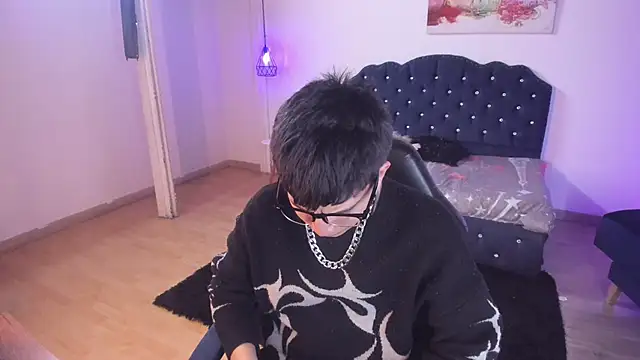 Snapshot of Golden-Boyy chatting on 09/19/25, 03:19 Golden-Boyy online show from 09/19/25, 03:19