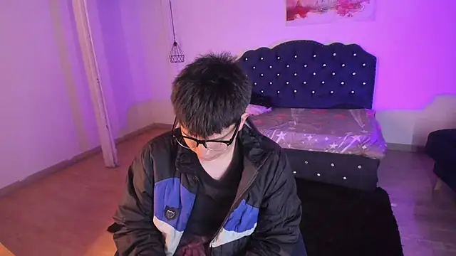 Snapshot of Golden-Boyy chatting on 09/20/25, 03:18 Golden-Boyy online show from 09/20/25, 03:18