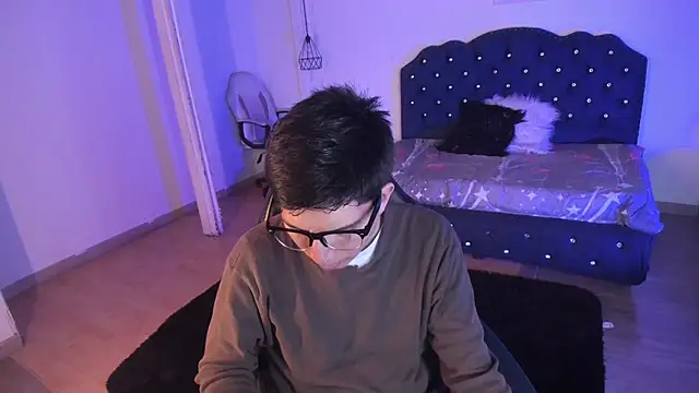 Snapshot of Golden-Boyy chatting on 09/24/25, 03:32 Golden-Boyy online show from 09/24/25, 03:32