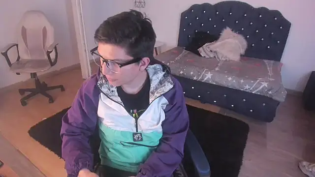 Snapshot of Golden-Boyy chatting on 09/29/25, 03:11 Golden-Boyy online show from 09/29/25, 03:11