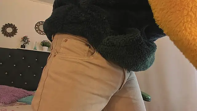 Snapshot of Golden-Boyy chatting on 10/03/25, 03:58 Golden-Boyy online show from 10/03/25, 03:58