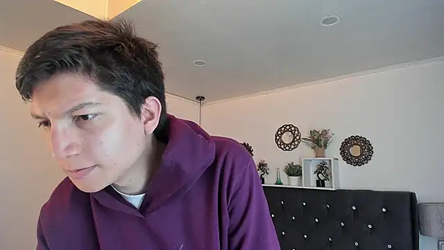 Snapshot of Golden-Boyy chatting on 10/04/25, 03:59 Golden-Boyy online show from 10/04/25, 03:59