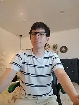 Snapshot of Golden-Boyy chatting on 10/05/25, 03:38 Golden-Boyy online show from 10/05/25, 03:38