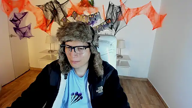 Snapshot of Golden-Boyy chatting on 10/18/25, 03:53 Golden-Boyy online show from 10/18/25, 03:53