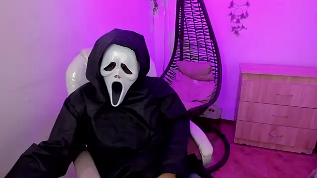 Snapshot of Golden-Boyy chatting on 10/23/25, 04:56 Golden-Boyy online show from 10/23/25, 04:56