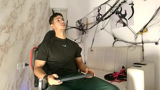 Snapshot of ANDRES_STUD chatting on 10/25/25, 05:26 ANDRES STUD online show from 10/25/25, 05:26