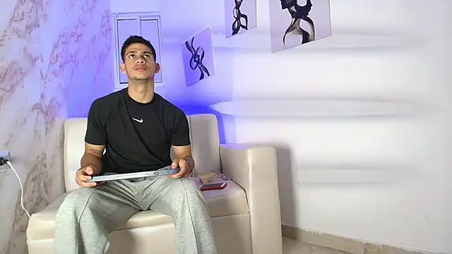 Snapshot of ANDRES_STUD chatting on 11/04/25, 04:44 ANDRES STUD online show from 11/04/25, 04:44