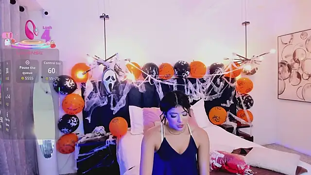 nattashaa7 online show from 10/31/25, 11:11