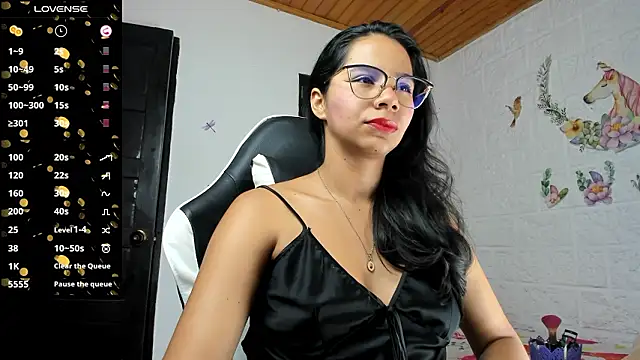 Snapshot of alisson_hoffman05 chatting on 02/05/26, 03:05 alisson hoffman05 online show from 02/05/26, 03:05