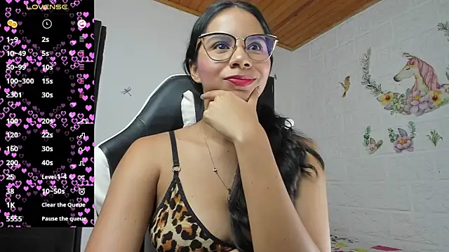 Snapshot of alisson_hoffman05 chatting on 05/15/26, 11:23 alisson hoffman05 online show from 05/15/26, 11:23
