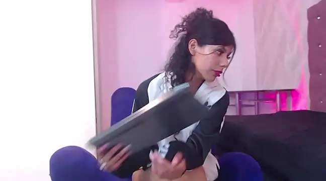 Snapshot of StormyWets_Bluk chatting on 03/16/25, 01:17 StormyWets Bluk online show from 03/16/25, 01:17