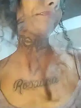 Snapshot of StormyWets_Bluk chatting on 09/20/25, 01:56 StormyWets Bluk online show from 09/20/25, 01:56