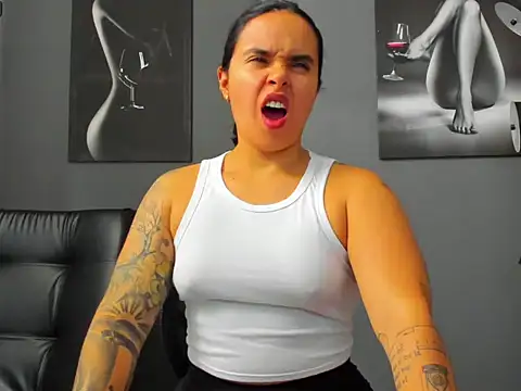 karlyjons12 online show from 09/19/25, 04:07