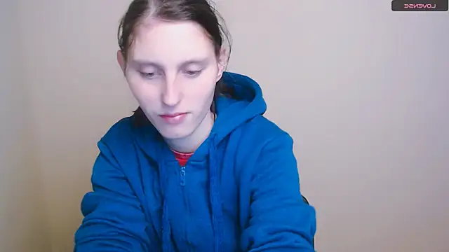 AdrianaRich  online show from 02/05/25, 07:29