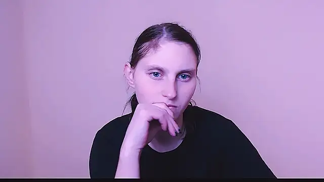 AdrianaRich  online show from 02/11/25, 07:54