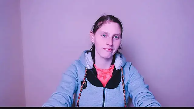 AdrianaRich  online show from 02/12/25, 07:55