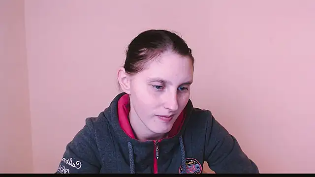 AdrianaRich  online show from 02/18/25, 08:05